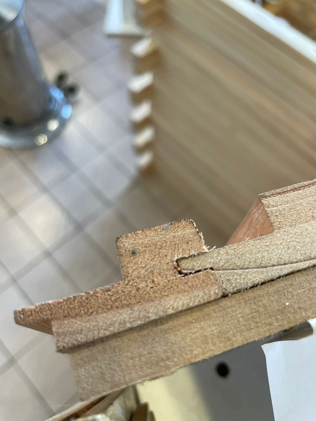 ALIST. DE EUCALIPTO 20MMX12CMX3.05MX5 TABLAS (1.83M2) 3LIST - Image 2